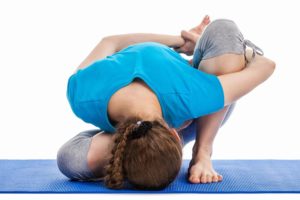 Упражнения йоги при менструации